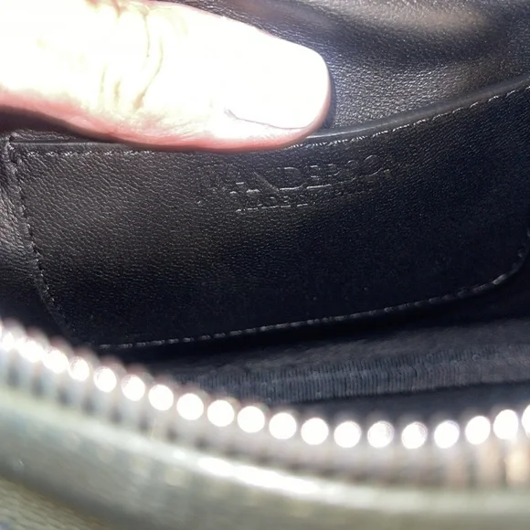 SOLD!!!!!   NWT JW ANDERSON THE BUMPER BAG IN DARK OLIVE. - Picture 9 of 13